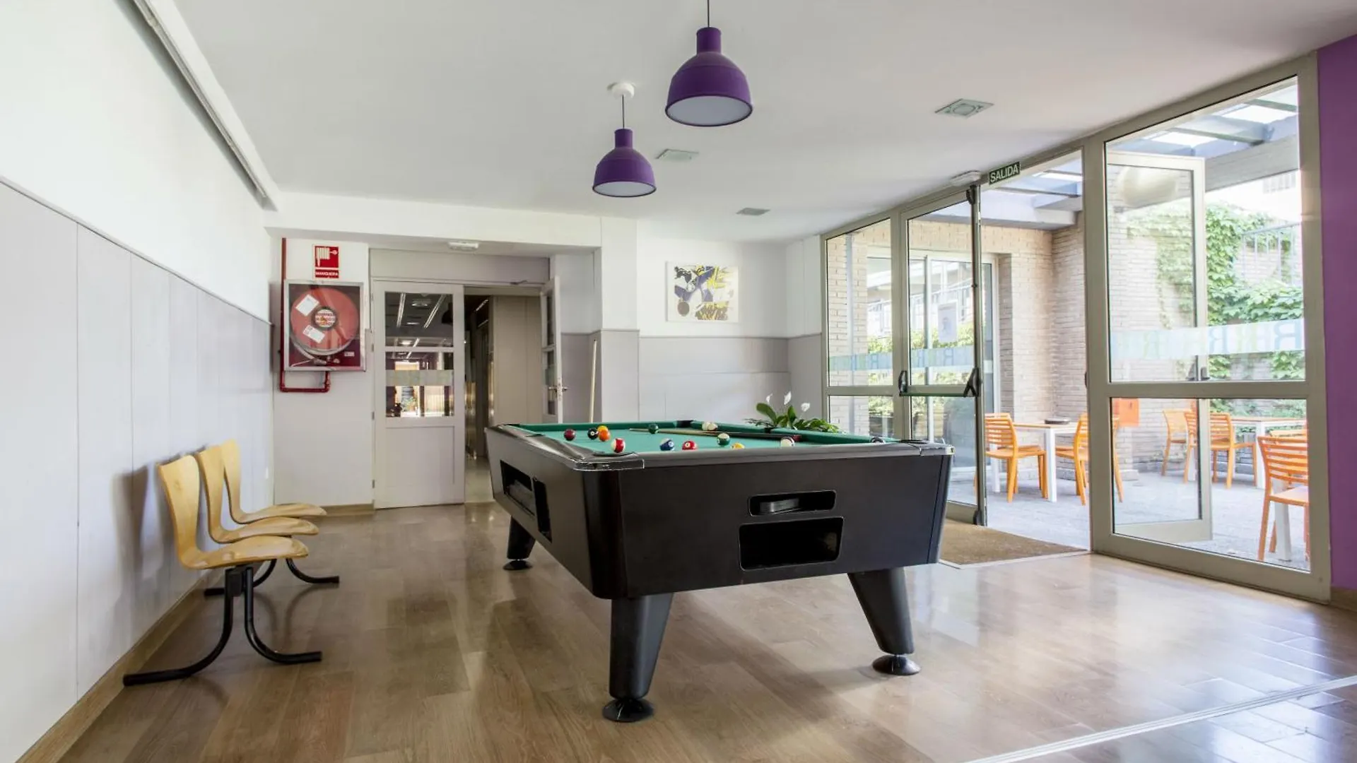 Resa Emperador Carlos V Granada Hostal